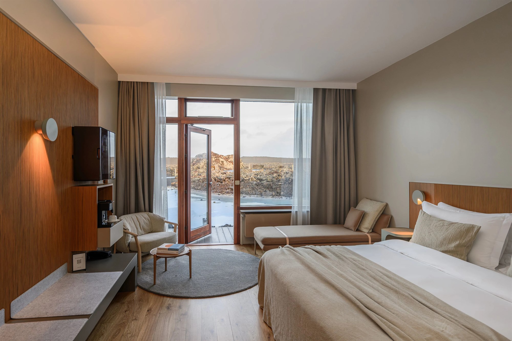 Campervan or Hotels in Iceland? A Full Guide To The Decision That Changes Your Entire Road Trip