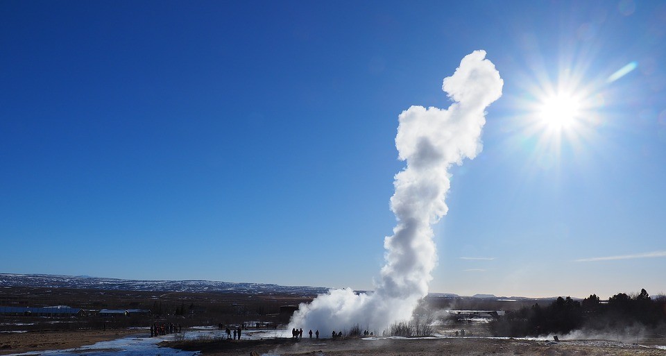 Discover Iceland Through Hot Springs!